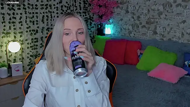 Gina Gina love online show from 05.26.26
