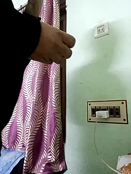 Snapshot of samsexjuice chatting on 12.18.25 samsexjuice online show from 12.18.25