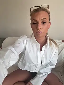 Blonde BambiXX online show from 03.10.26