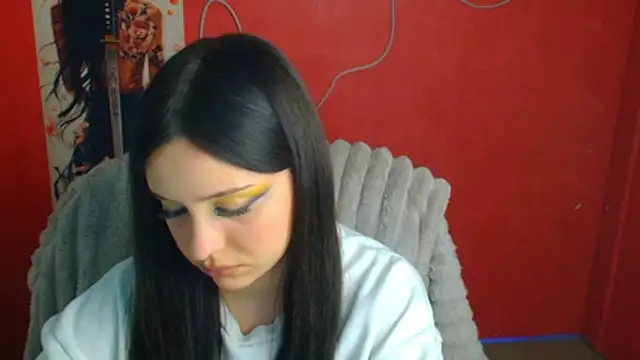 Lilu May online show from 05.04.26
