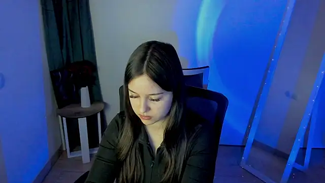 Lilu May online show from 05.11.26