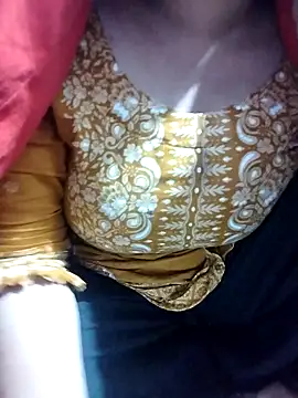 Snapshot of hottyrose69 chatting on 12.22.25 hottyrose69 online show from 12.22.25