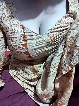 Snapshot of hottyrose69 chatting on 01.12.26 hottyrose69 online show from 01.12.26