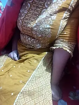 Snapshot of hottyrose69 chatting on 01.14.26 hottyrose69 online show from 01.14.26