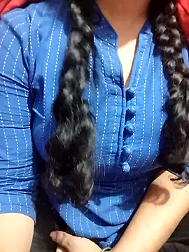 Snapshot of hottyrose69 chatting on 02.06.26 hottyrose69 online show from 02.06.26