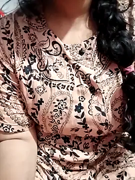 Snapshot of hottyrose69 chatting on 03.02.26 hottyrose69 online show from 03.02.26