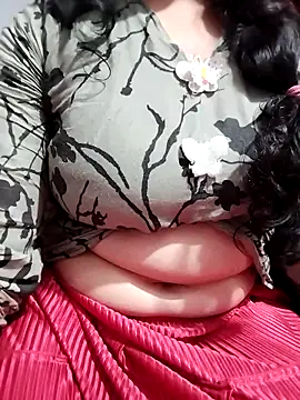 Snapshot of hottyrose69 chatting on 03.02.26 hottyrose69 online show from 03.02.26