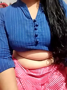 Snapshot of hottyrose69 chatting on 03.16.26 hottyrose69 online show from 03.16.26