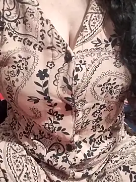 Snapshot of hottyrose69 chatting on 03.18.26 hottyrose69 online show from 03.18.26