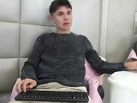 Snapshot of JuanGomm chatting on 01.14.26 JuanGomm online show from 01.14.26