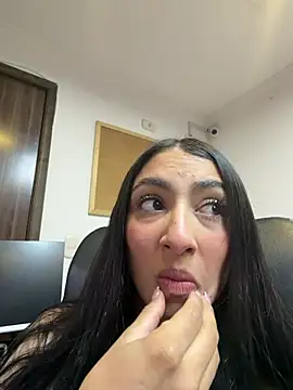 Snapshot of lya__brown chatting on 06.26.26 lya brown online show from 06.26.26