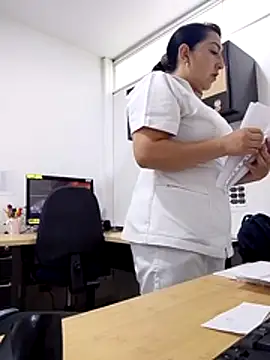 Valeria montana  online show from 03.02.26