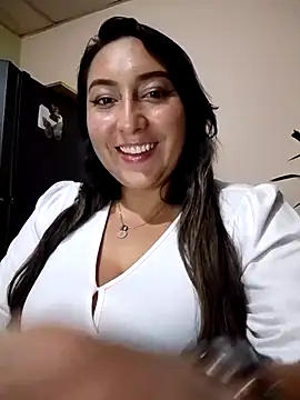 Valeria montana  online show from 04.05.26