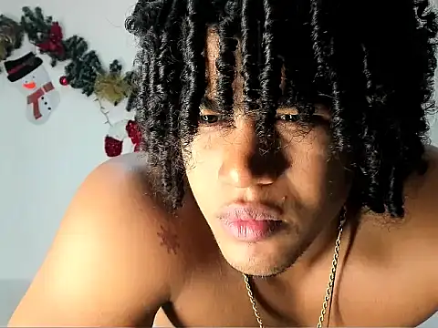 Snapshot of alex_balck chatting on 12.23.25 alex balck online show from 12.23.25