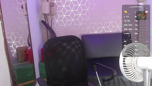 Snapshot of Mia_Rivers_ chatting on 12.16.25 Mia Rivers online show from 12.16.25