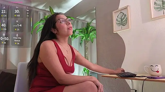 Snapshot of Saly_Moon1 chatting on 12.04.25 Saly Moon1 online show from 12.04.25