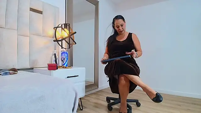 Sara BigAss- online show from 01.12.26