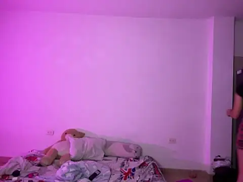 Anne Wyntheris online show from 12.19.25