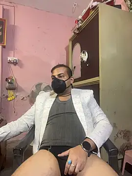 Snapshot of yoyoyohunny chatting on 12.15.25 yoyoyohunny online show from 12.15.25