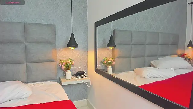 Snapshot of emilyy_r chatting on 01.06.26 emilyy r online show from 01.06.26