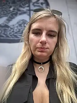 Snapshot of Betsy chatting on 12.07.24 Betsy online show from 12.07.24