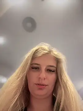 Snapshot of Betsy chatting on 12.29.24 Betsy online show from 12.29.24