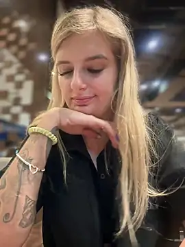 Snapshot of Betsy chatting on 01.06.25 Betsy online show from 01.06.25