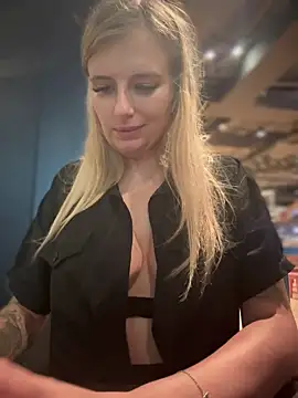 Snapshot of Betsy chatting on 01.12.25 Betsy online show from 01.12.25