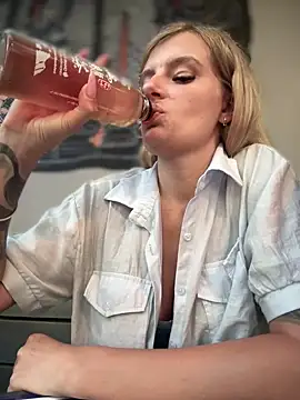 Snapshot of Betsy chatting on 01.20.25 Betsy online show from 01.20.25