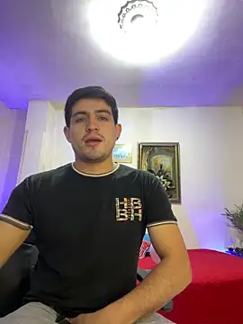 Snapshot of williamsmiiths16 chatting on 02.02.26 williamsmiiths16 online show from 02.02.26