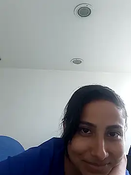 Vera Luna  online show from 12.19.25