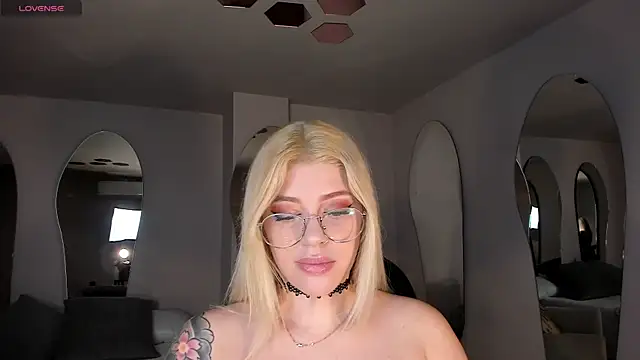 MadisonKane online show from 05.12.26