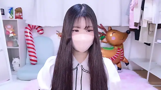 Snapshot of Otochan_0108xx chatting on 12.23.25 Otochan 0108xx online show from 12.23.25