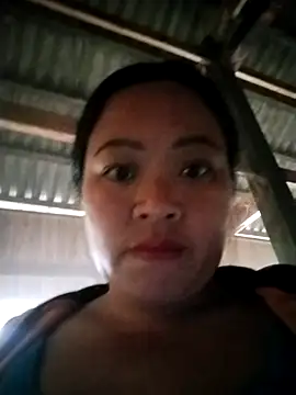 Snapshot of AlilaK2 chatting on 12.23.25 AlilaK2 online show from 12.23.25