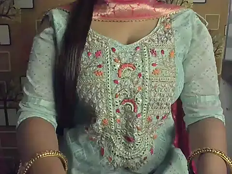 Snapshot of Hotty_Suzuka chatting on 12.18.25 Hotty Suzuka online show from 12.18.25