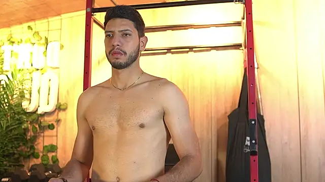 Snapshot of Thiago_Voss chatting on 12.17.25 Thiago Voss online show from 12.17.25