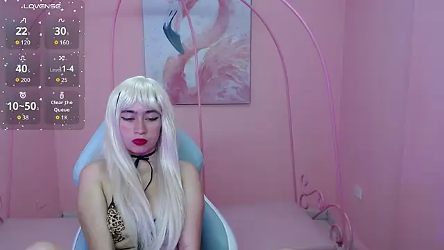 Snapshot of Mia_rousse_x chatting on 12.17.25 Mia rousse x online show from 12.17.25