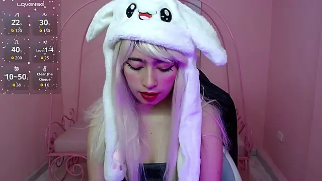 Snapshot of Mia_rousse_x chatting on 12.21.25 Mia rousse x online show from 12.21.25