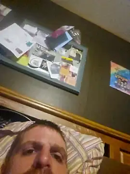 Snapshot of Legtrembler1 chatting on 02.11.26 Legtrembler1 online show from 02.11.26