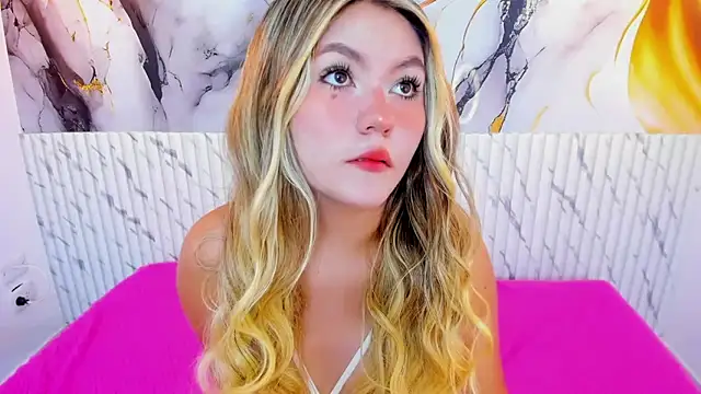 Snapshot of VioletaSweett1 chatting on 01.06.26 VioletaSweett1 online show from 01.06.26