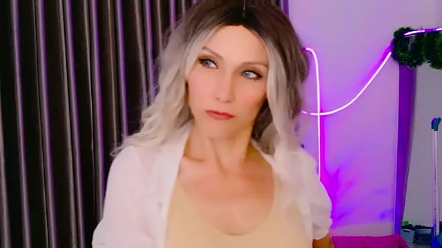 betty xoxoo online show from 02.03.26