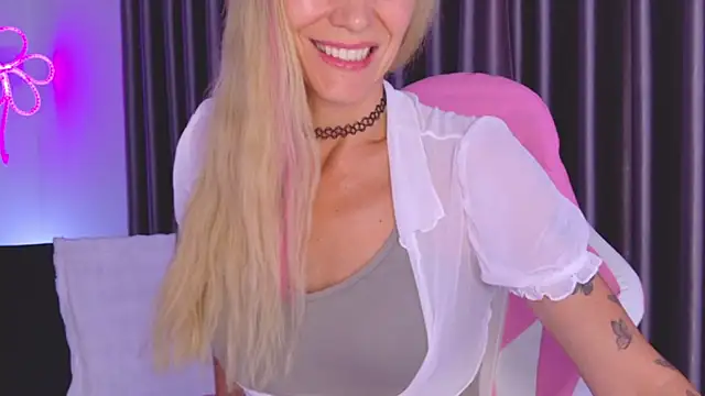 Snapshot of betty_xoxoo chatting on 06.28.26 betty xoxoo online show from 06.28.26