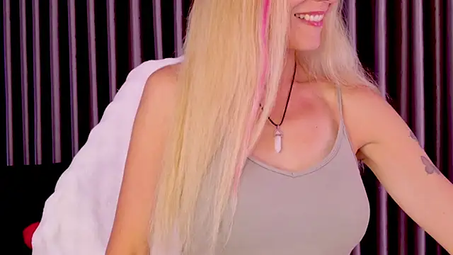 Snapshot of betty_xoxoo chatting on 07.24.26 betty xoxoo online show from 07.24.26