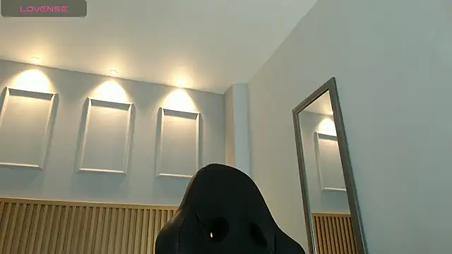 VENUSGREYS1 online show from 04.29.26