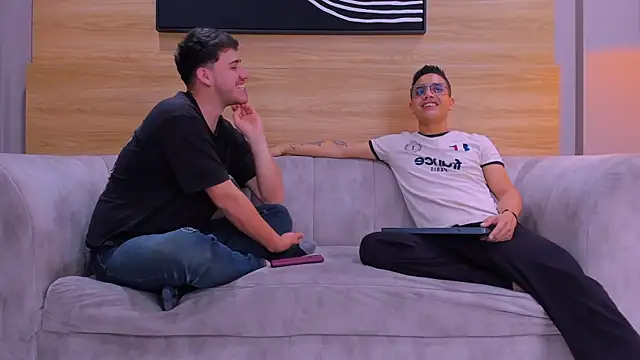 Snapshot of big__friends chatting on 01.10.26 big friends online show from 01.10.26