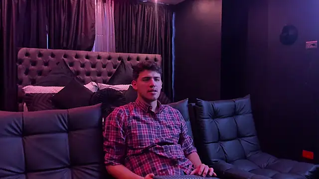 Snapshot of big__friends chatting on 01.16.26 big friends online show from 01.16.26