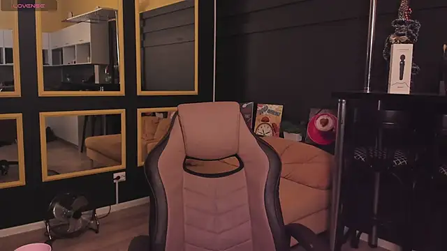 Tina Tayllor  online show from 01.17.26