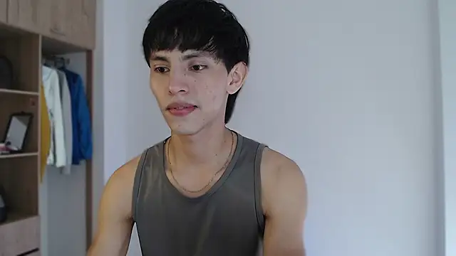 Snapshot of andrew_courtzz chatting on 03.04.26 andrew courtzz online show from 03.04.26