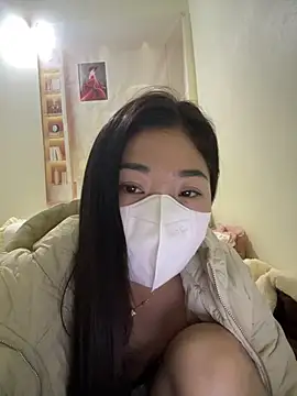 Snapshot of Mimy18 chatting on 12.14.25 Mimy18 online show from 12.14.25