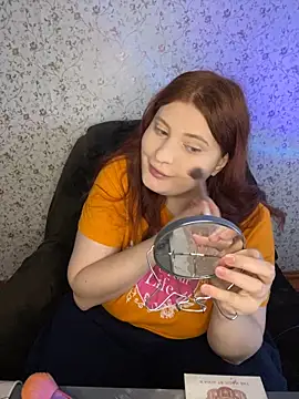 Snapshot of NicollVeys chatting on 02.19.26 NicollVeys online show from 02.19.26